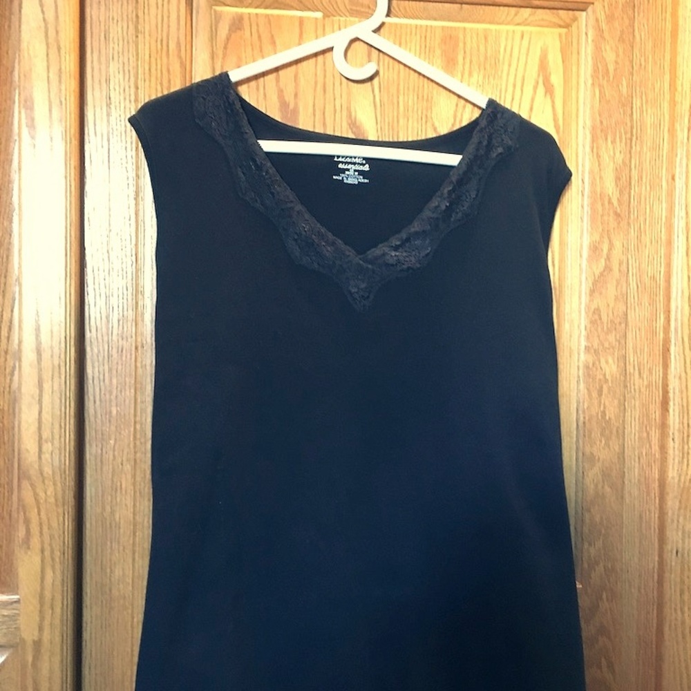 Liz & Me black tank 4X